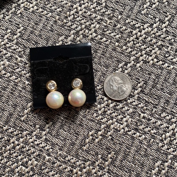 David Grau Clip On Pearl Earrings - Picture 4 of 5